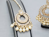 Most Trendy Kundan Tikka  Earrings set /Pearl Mang Tikka Earrings Set/Bridesmaids Tikka earrings set/kundan Tikka set/Indian Jewelry/Indian Wedding Jewelry